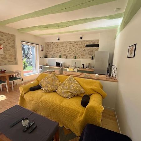 La Bastide Aux Iris - Les Capucines Lägenhet Villecroze Exteriör bild